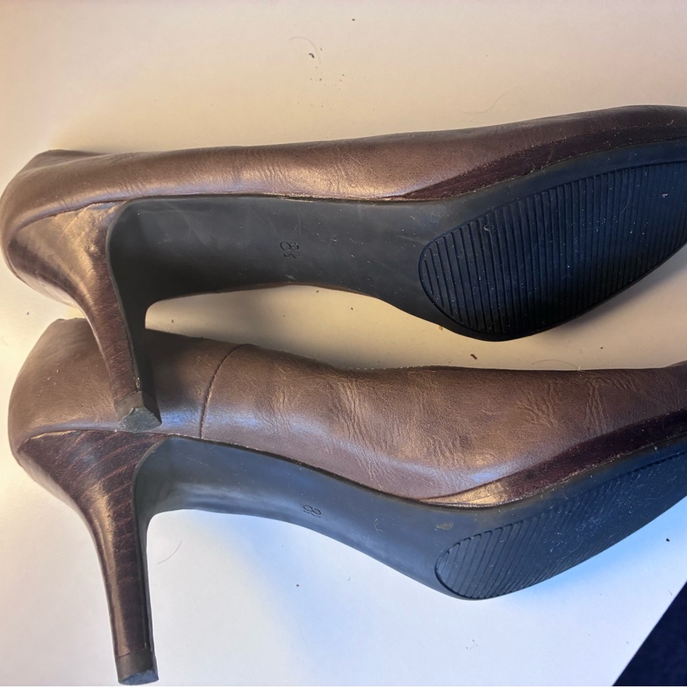 Kelly & Katie Dark Brown Heels - Picture 4 of 4